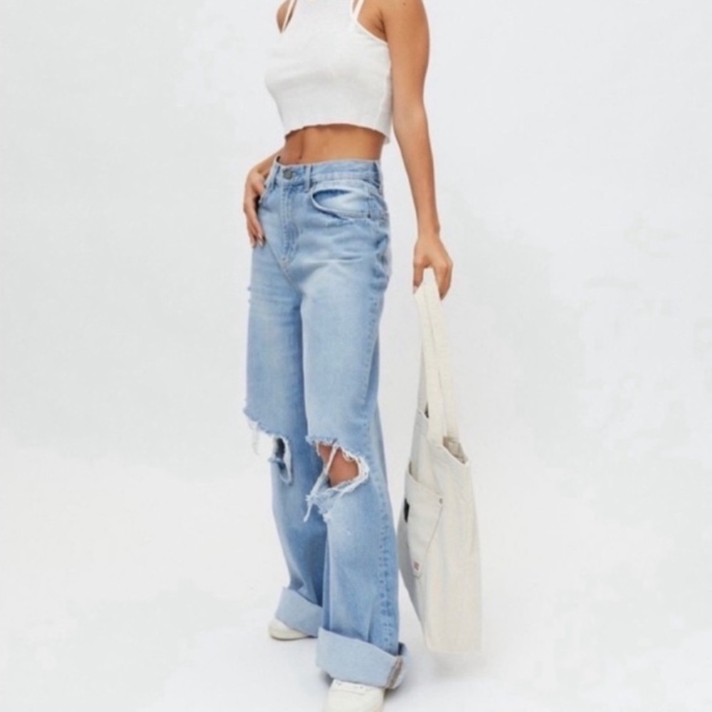 NWT. Urban Outfitters BDG Skater Wide Leg jeans. NEW